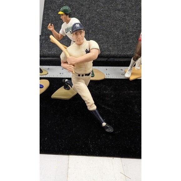 Starting Lineup Figurines (Set of 7) Adjustable MLB, NBA, NFL - Picture 9 of 11